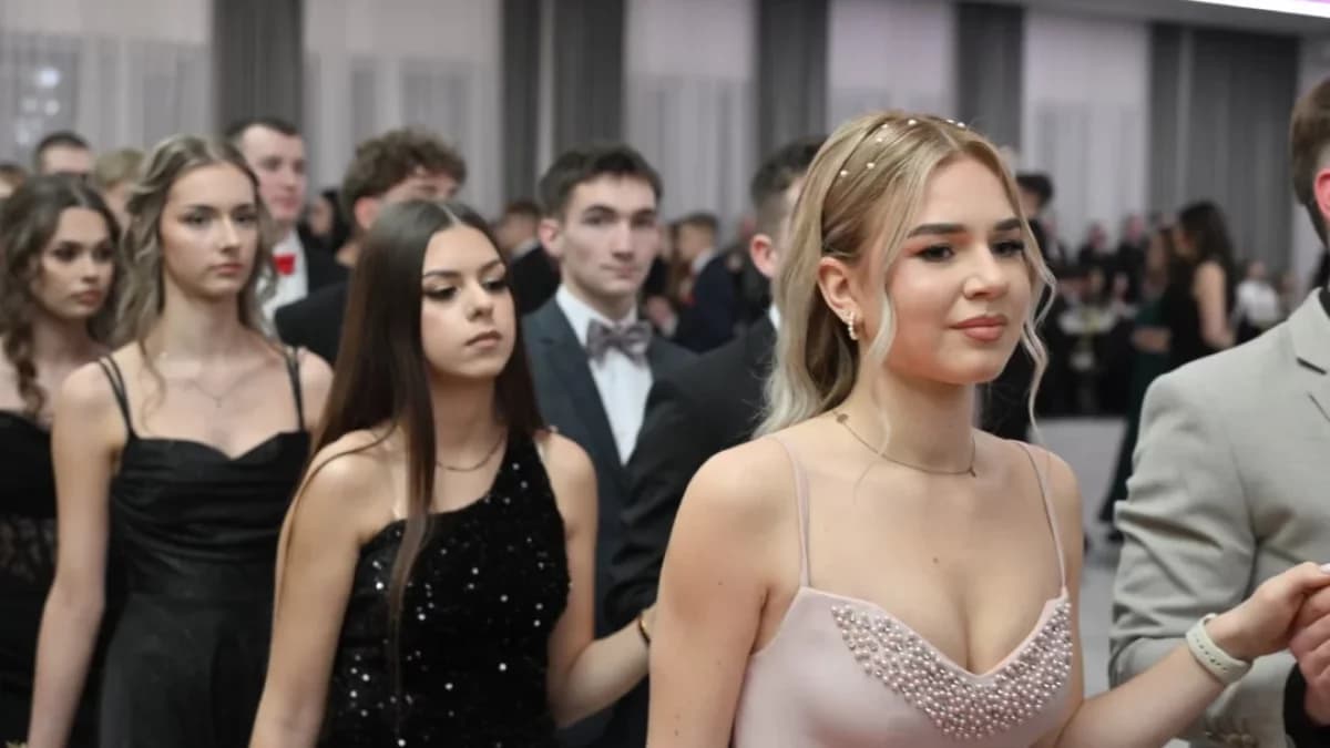 Studniówki 2026. Maturzyści Zespołu Szkół Ponadpodstawowych nr 2 w Jarocinie na balu w Mchach [ZDJĘCIA cz.2]