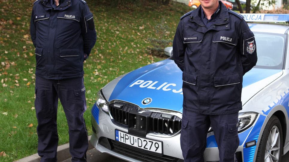 Kierowca BMW szalał na wiejskiej drodze