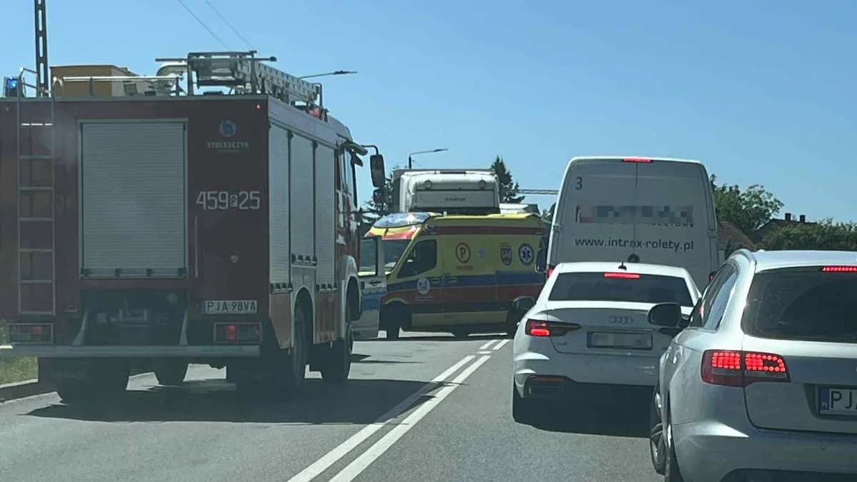 Zderzenie motocyklisty i samochodu osobowego w Witaszycach. Ruch został całkowicie wstrzymany