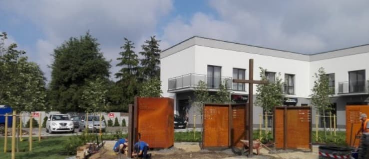 Prace na cmentarzu choleryków w Jarocinie dobiegają końca