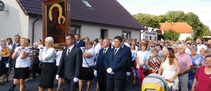 Obraz Matki Bożej Częstochowskiej peregrynuje po dekanacie nowomiejskim [ZDJĘCIA, WIDEO]