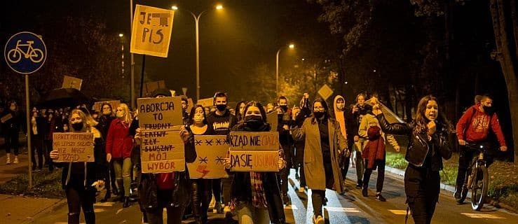 Wielki protest w Jarocinie. Rewolucja jest kobietą. [ZDJĘCIA]