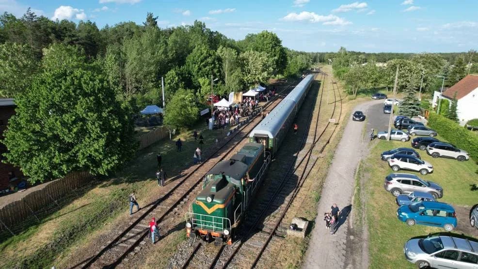 "Brzostkiem"  z Jarocina do Pleszewa, "Cegiełką" do Żerkowa. Specjalne pociągi na Dzień Dziecka