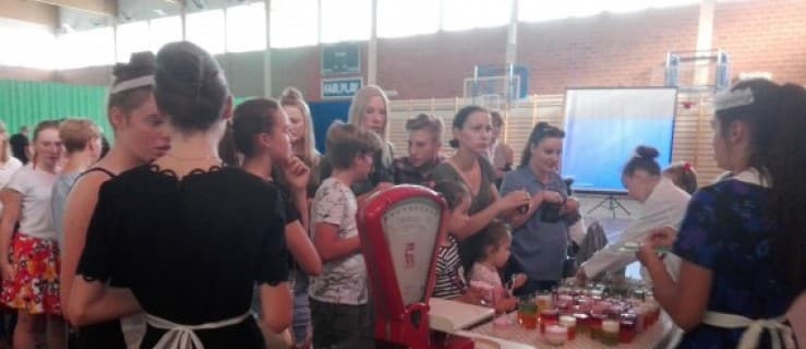 PRL w szkole. Niecodzienny projekt dla uczniów i ich rodzin [ZDJĘCIA, VIDEO]