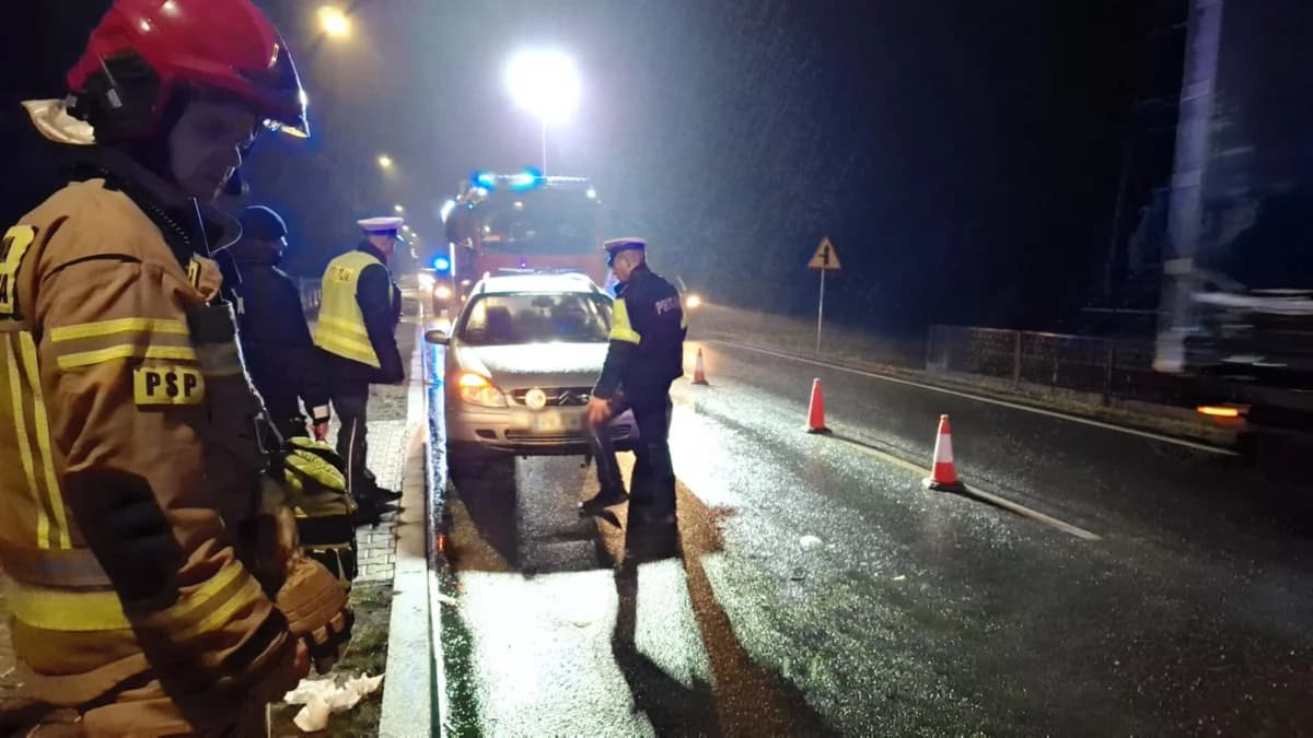 Potrącenie w Witaszyczkach. Pieszy wbiegł pod nadjeżdżające auto
