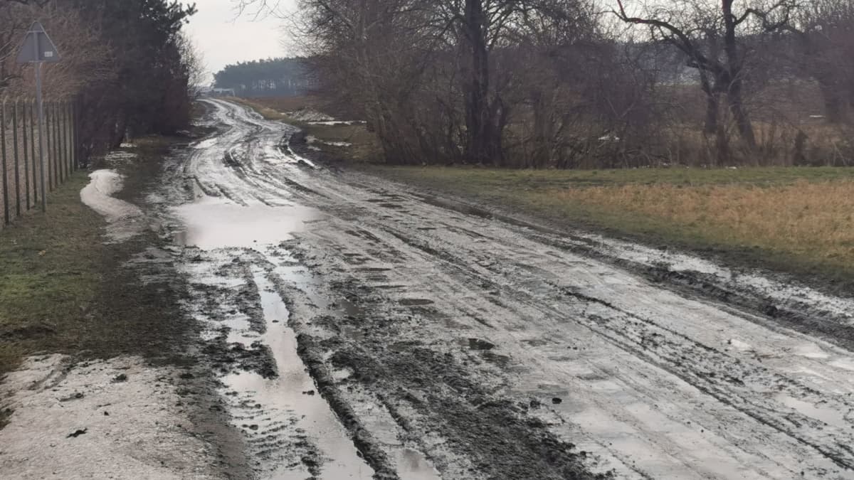 Gmina Jarocin. Mieszkańcy apelują o utwardzenie drogi