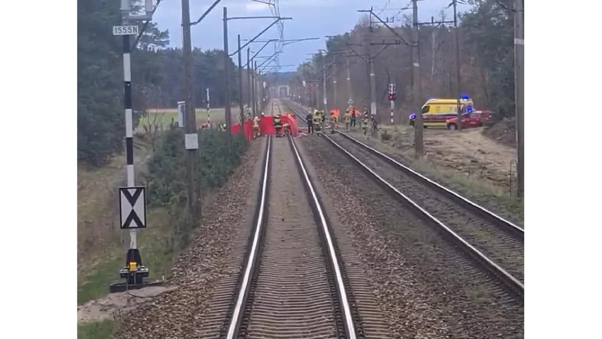 Tragiczny wypadek na torach między Jarocinem a Środą Wlkp. Nie żyje jedna osoba [AKTUALIZACJA]