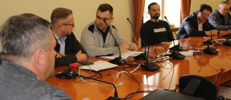 Przedsiębiorcy ze śródmieścia przyszli do burmistrza: Czas się zamykać [SONDA]