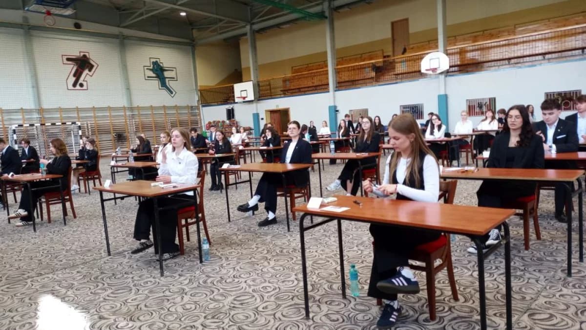 Matura 2025 w powiecie jarocińskim. Dzisiaj uczniowie zdają język polski [WIDEO, ZDJĘCIA]