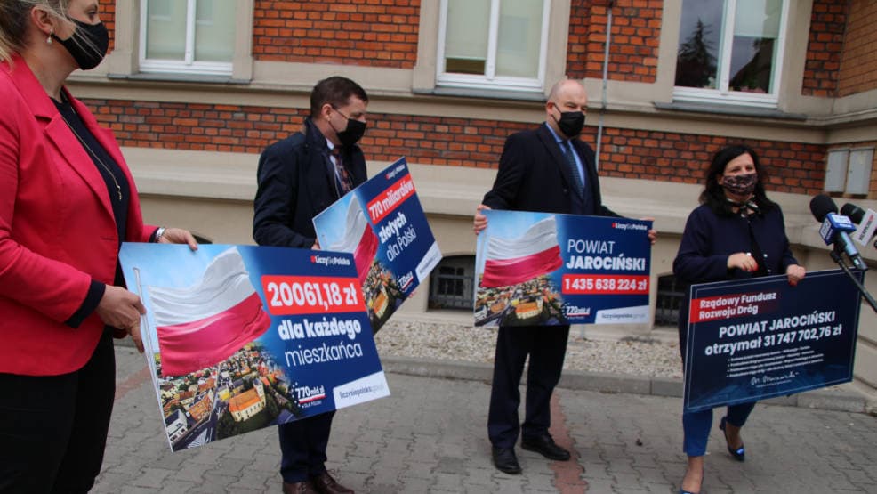 Posłowie PiS-u o unijnych miliardach dla Polskiej gospodarki na spotkaniu w Jarocinie [WIDEO, AKTUALIZACJA]