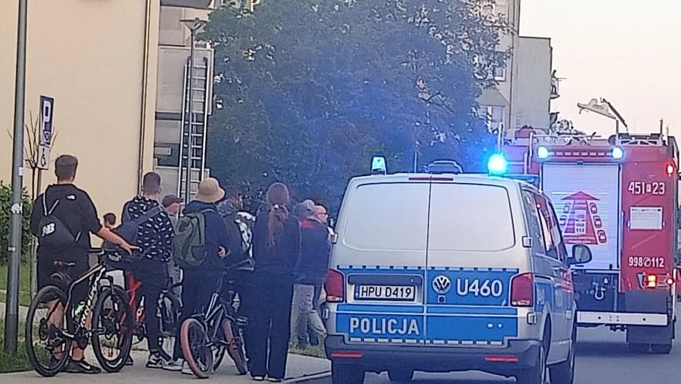Akcja straży pożarnej na największym osiedlu w Jarocinie. Co się stało?
