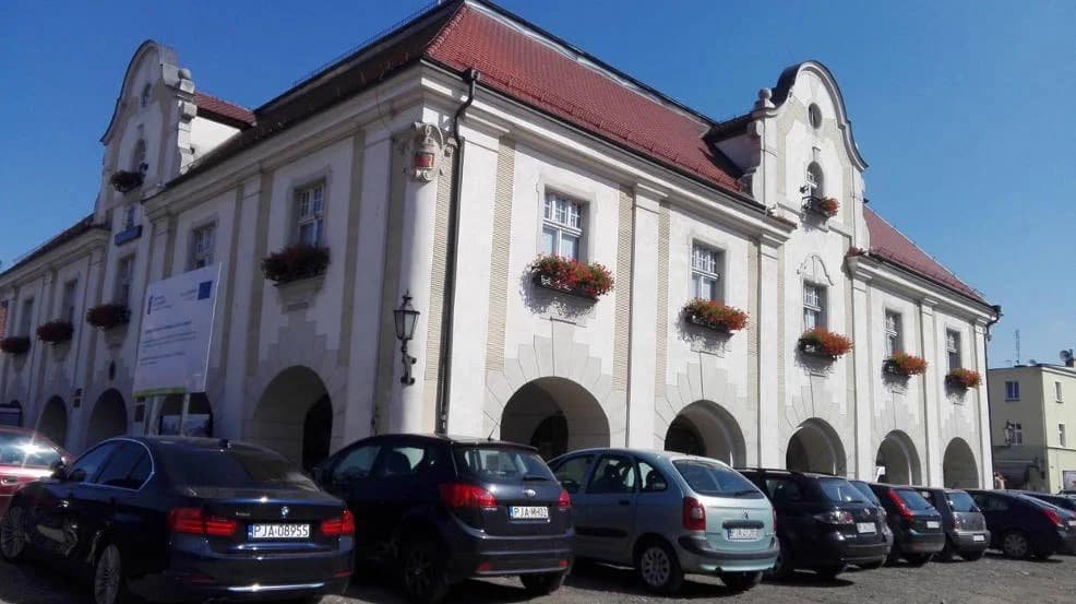 Urzędnicy musieli się wyprowadzić z ratusza. Znamy powód