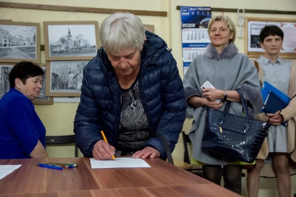 Na zebranie wyborcze na Ługach przyszło 70 osób. Kto został nowym przewodniczącym osiedla? [ZDJĘCIA]