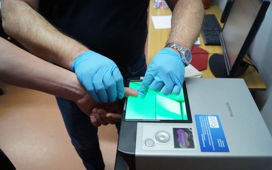 Agresja na jarocińskich drogach. 28-latek uderzył kilkakrotnie w twarz innego kierowcę