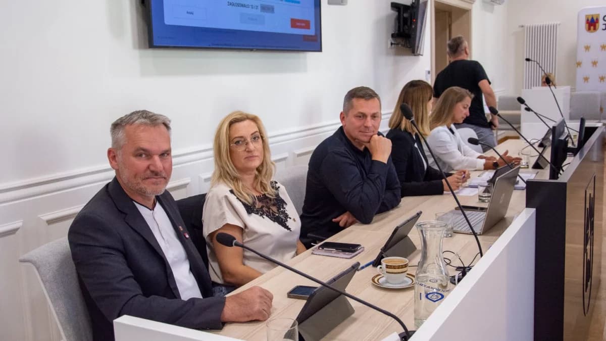 Opłata adiacencka budzi duże kontrowersje. Kto musi ją zapłacić i dlaczego? [SONDA]