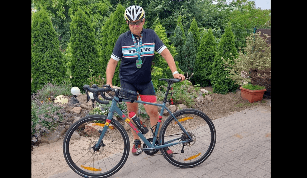 Życie zaczyna się po...  Przejechał 611 km w 31 godzin na rowerze