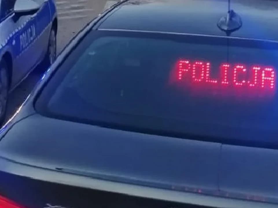 Był poszukiwany przez policję, wpadł, bo w Zakrzewie przekroczył prędkość