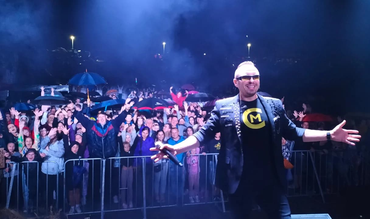 Czadoman i Long & Junior dali czadu w Żerkowie. Koncerty w deszczu [ZDJĘCIA]