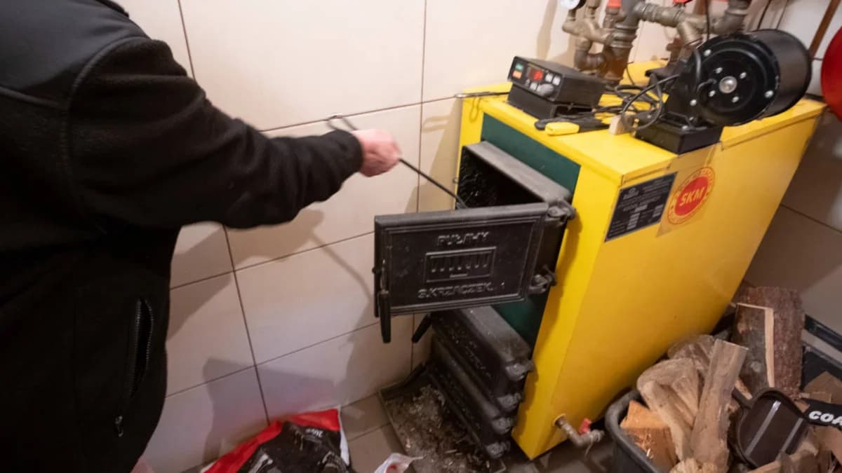 Trwają kontrole pieców w gminie Jarocin. Urząd miejski podaje harmonogram na marzec