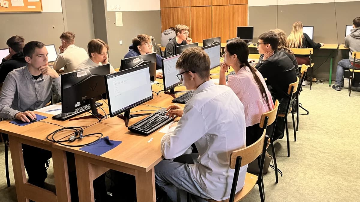 48 informatycznych talentów z  Wielkopolski w Jarocinie. Ruszyła XVIII edycja prestiżowego konkursu