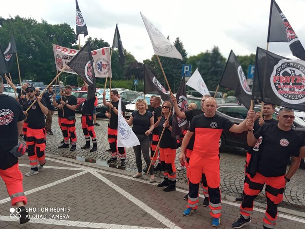 Jarocińscy ratownicy medyczni na proteście we Wrocławiu [ZDJĘCIA]