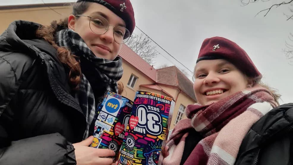 30. finał Wielkiej Orkiestry Świątecznej Pomocy na Ziemi Jarocińskiej. Kwestują mimo wiatru i deszczu [ZDJĘCIA]