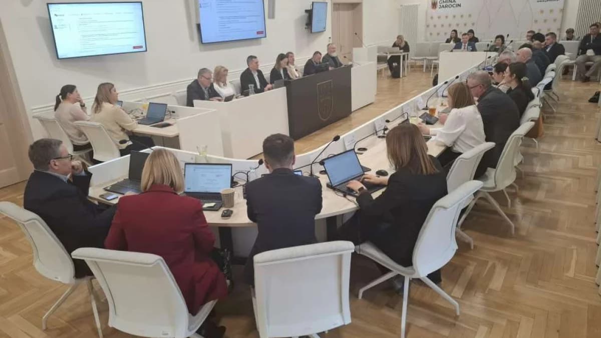 Dofinansowania dla mieszkańców i nie tylko w programie obrad jarocińskich radnych [TRANSMISJA]