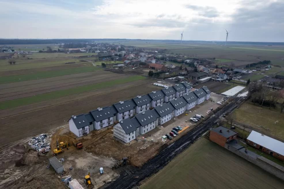 Kolejne osiedle mieszkań czynszowych gotowe. Wkrótce wprowadzą się tam lokatorzy [ZDJĘIA]