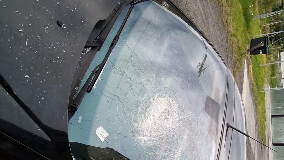 Zniszczyli jej auto. Właścicielka prosi o pomoc w ujęciu sprawców