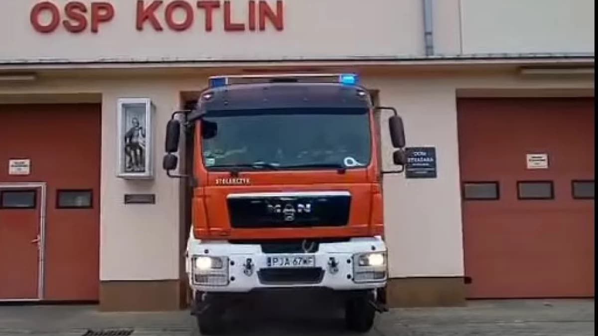 Ewakuacja budynku wielorodzinnego w Kotlinie. Jedna osoba w szpitalu