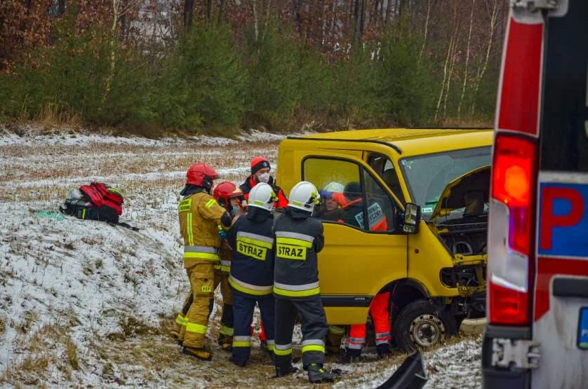 20-letni kierowca seata odpowie za spowodowanie śmiertelnego wypadku na DK 12 w Brzostowie [ZDJĘCIA]