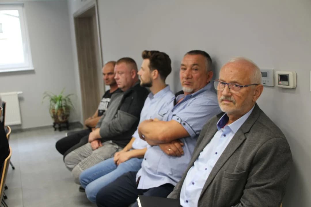 Mieszkańcy sprzeciwiają się budowie obory w Twardowie. Jest termin zebrania z wójtem i inwestorem