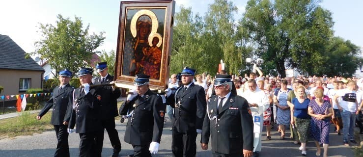 W Rusku obraz Matki Bożej Częstochowskiej nieśli tylko strażacy [ZDJĘCIA, WIDEO]