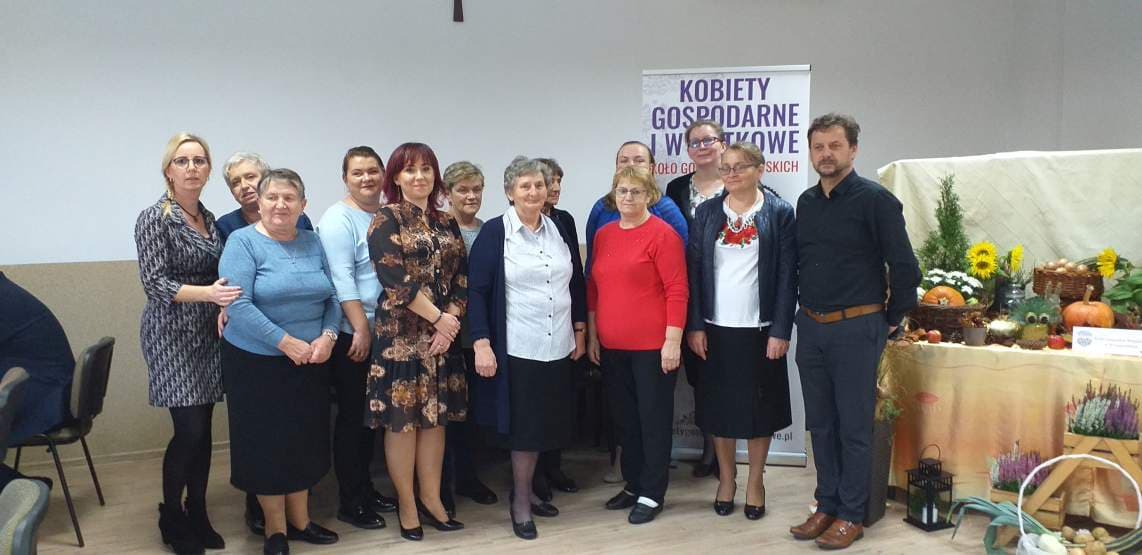 Jesienny stół w Wysogotówku. Panie przygotowały przepyszne potrawy [ZDJĘCIA]