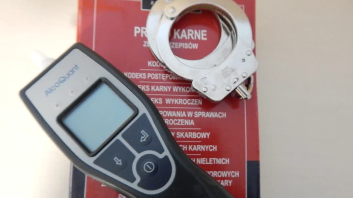 Bez prawa jazdy, po alkoholu, spowodował kolizję w Jarocinie