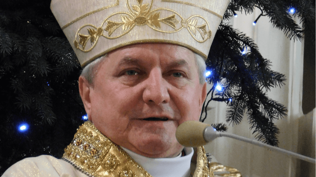Biskup Edward Janiak nie wróci do diecezji kaliskiej. Są dodatkowe zakazy