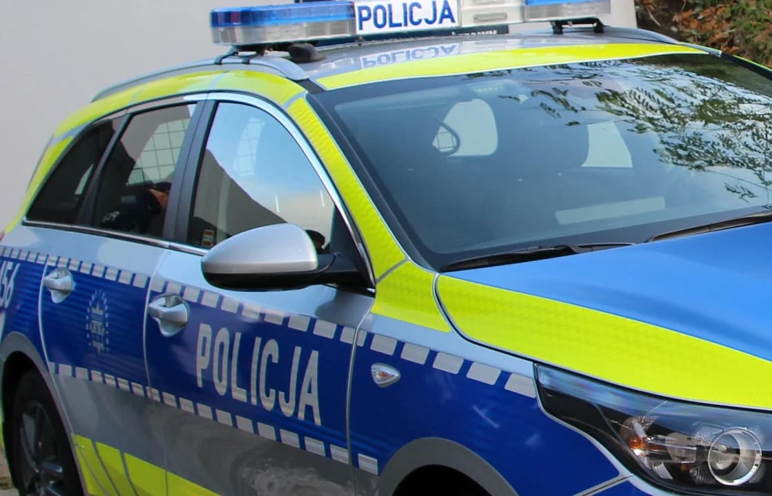 Rozprowadzali ulotki wyborcze szkalujące kandydata na wójta Kotlina. Powiadomiono policję