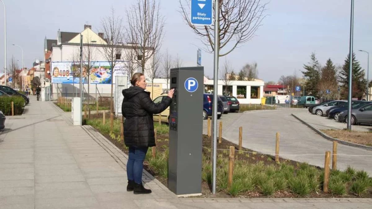 Jarocin powiększa strefę płatnego parkowania. Które ulice zostaną włączone?