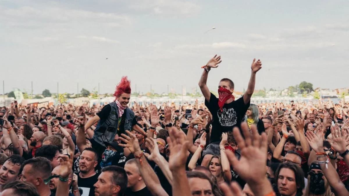 Trzy zespoły będą świętować 40-lecia na Jarocin Festiwal 2025. Organizatorzy podali kolejnych wykonawców