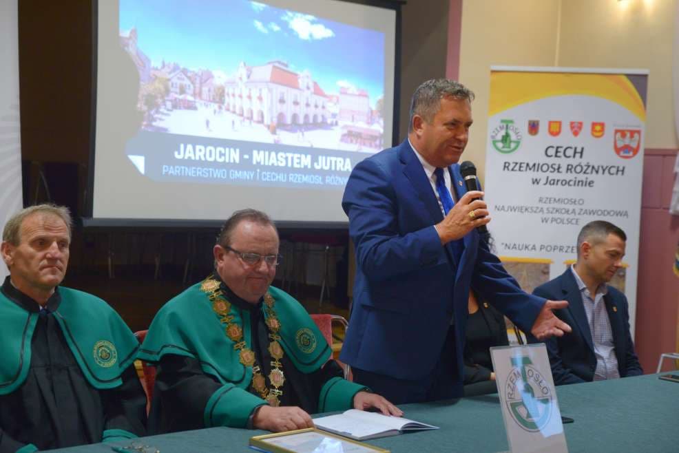 Burmistrz zapowiada utworzenie Jarocińskiego Centrum Edukacji i Kariery [ZDJĘCIE]