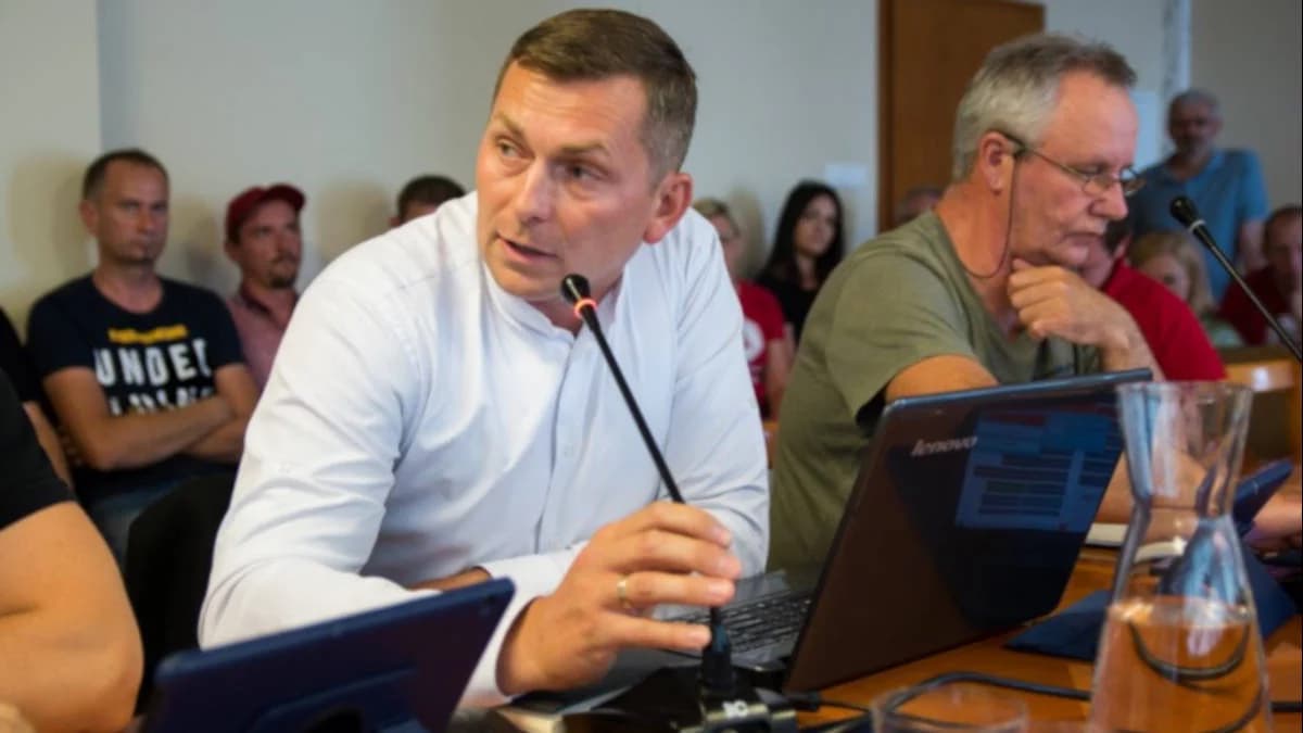 Jarociński radny Tomasz Klauza stawia warunek i wstępuje do nowego klubu radnych