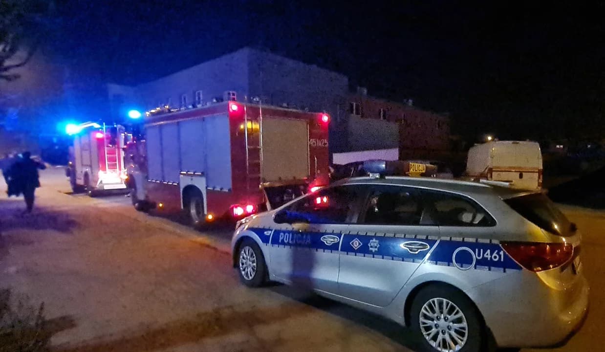 29-latek zatkał komin 20 opakowaniami pianki budowlanej w bloku w Jarocinie
