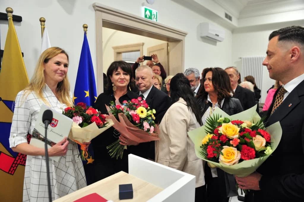 Nowa Rada Miejska w Jarocinie zbiera się na pierwszym posiedzeniu. Nowy burmistrz obejmie władzę [AKTULIZCJE, ZDJĘCIA]