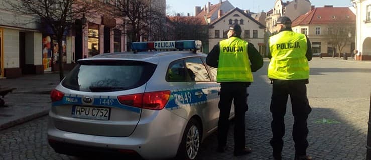 Policja codziennie sprawdza objętych kwarantanną. 5 tys. grzywny za jej złamanie [SONDA]
