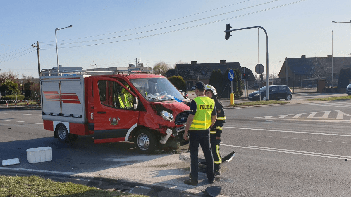 Wypadek w Klęce z udziałem ochotniczej straży pożarnej. Kierowca był pod wpływem
