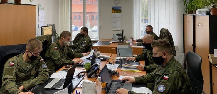 Kilkudziesięciu żołnierzy z 16. Jarocińskiego Batalionu Remontu Lotnisk pracuje w szpitalach i placówkach Sanepidu