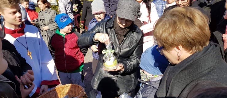 Uczniowie z "trójki" pomagają dzieciom w Afryce. Świąteczna akcja z barankami