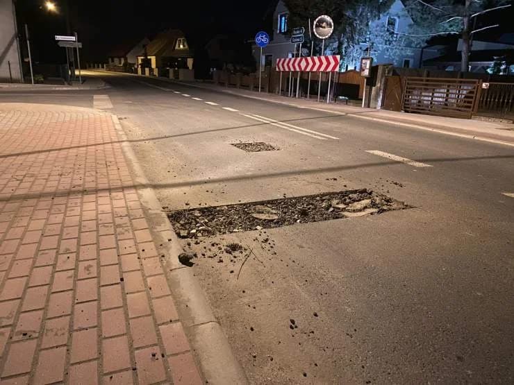 Dlaczego wycięli dziury w nowym asfalcie na trasie Golina-Potarzyca-Rusko?