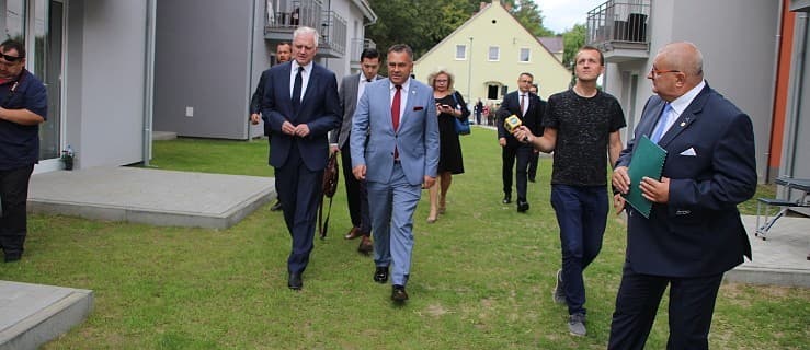Wicepremier na kawie u lokatorów nowych mieszkań czynszowych