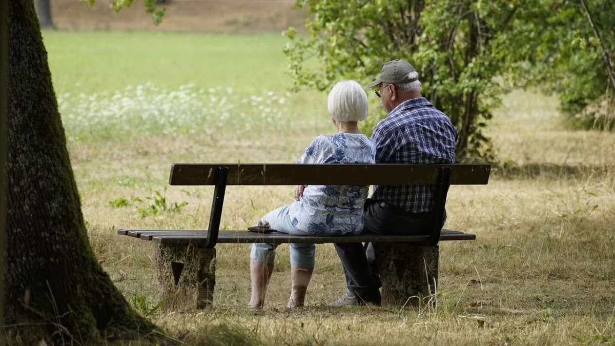 Ci emeryci "czternastkę" dostaną już w sierpniu. Komu dodatkowe pieniądze nie będą przysługiwały?